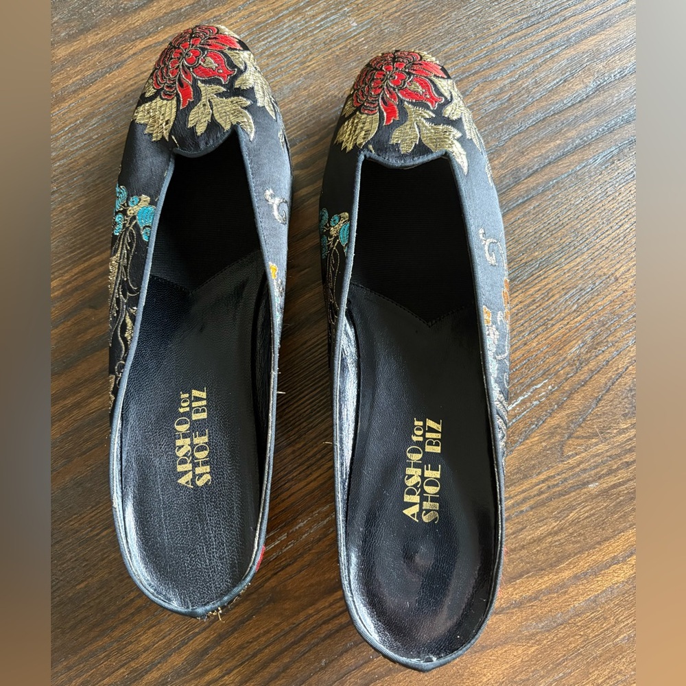 “Arsho for Shoe Biz” Silk and Leather Flats - Size 8M